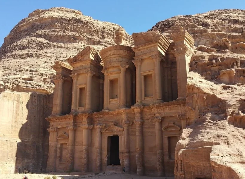 ibnbattuta-WxyOm0F-KHtmw-ads