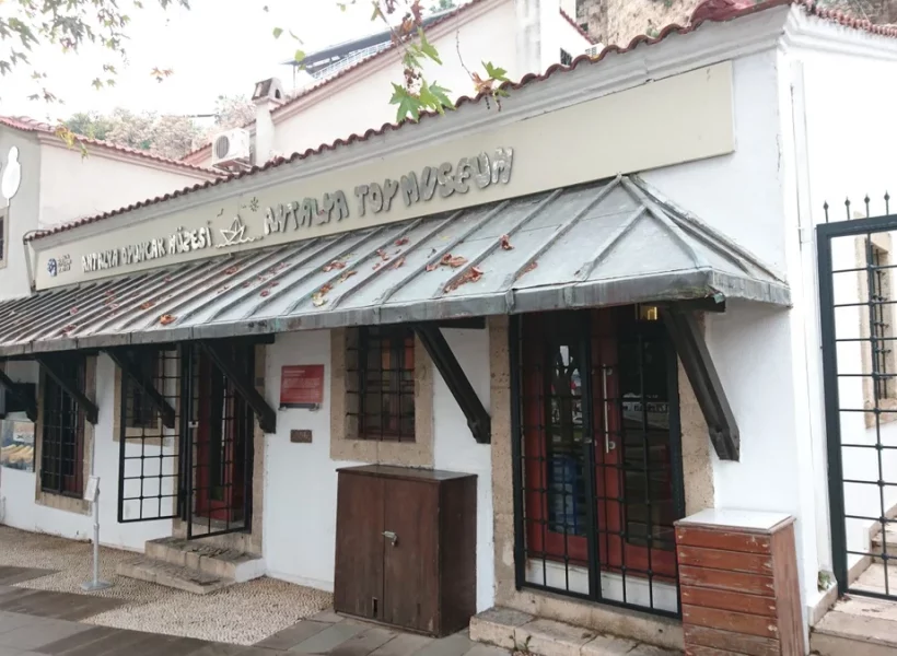 ibnbattuta-qrIu61Z-ZvSbl-cdA